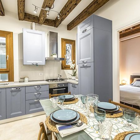 Ca Rezzonico Apartment R&R เวนิส ภายนอก รูปภาพ