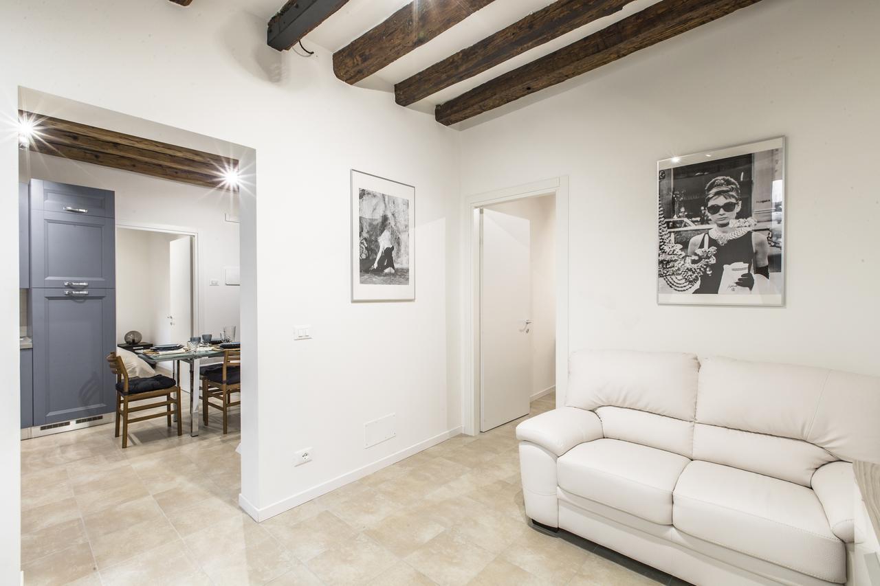 Ca Rezzonico Apartment R&R เวนิส ภายนอก รูปภาพ